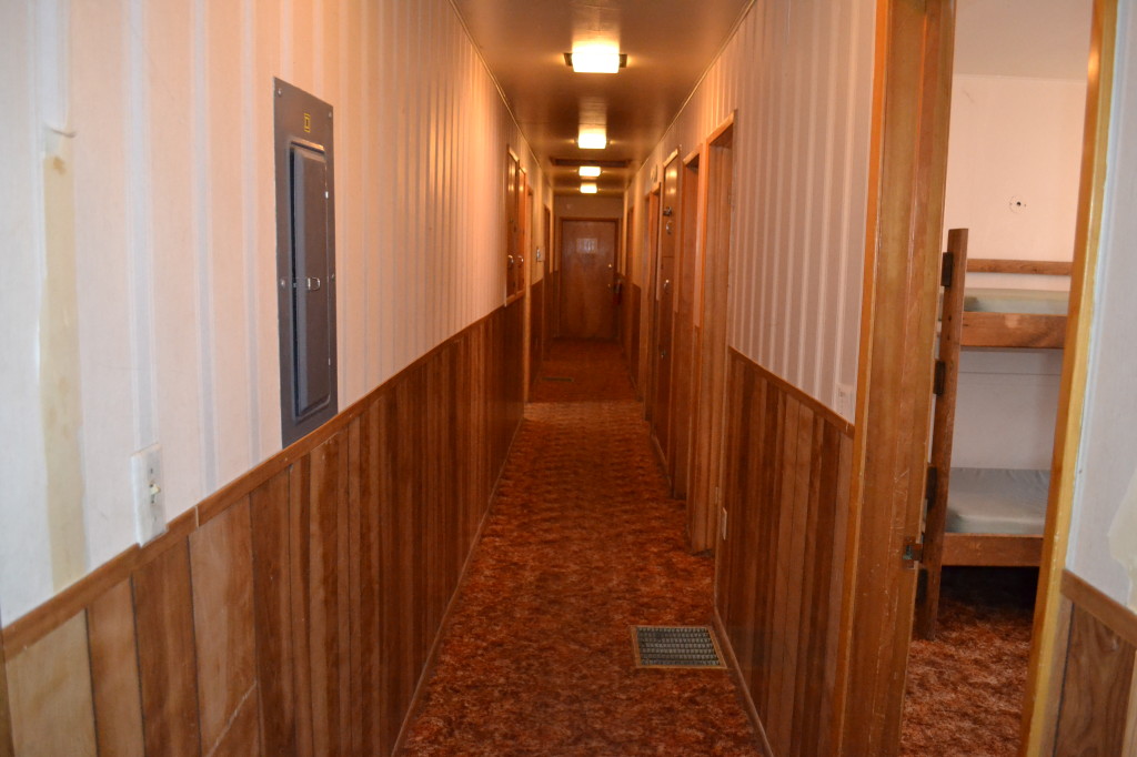 Chalet.upper.hall.bedrooms